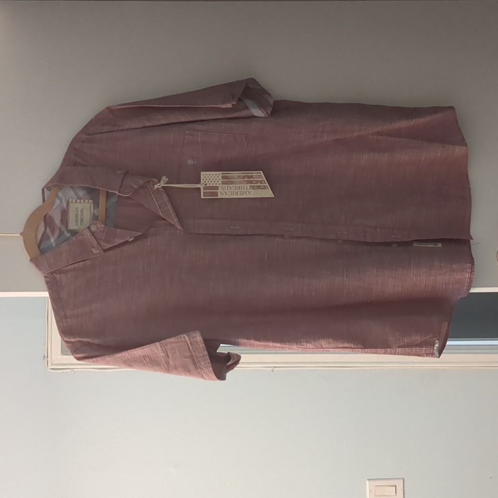 Size XL Rococco Red short sleeved button down shirt w pocket. American Threads.